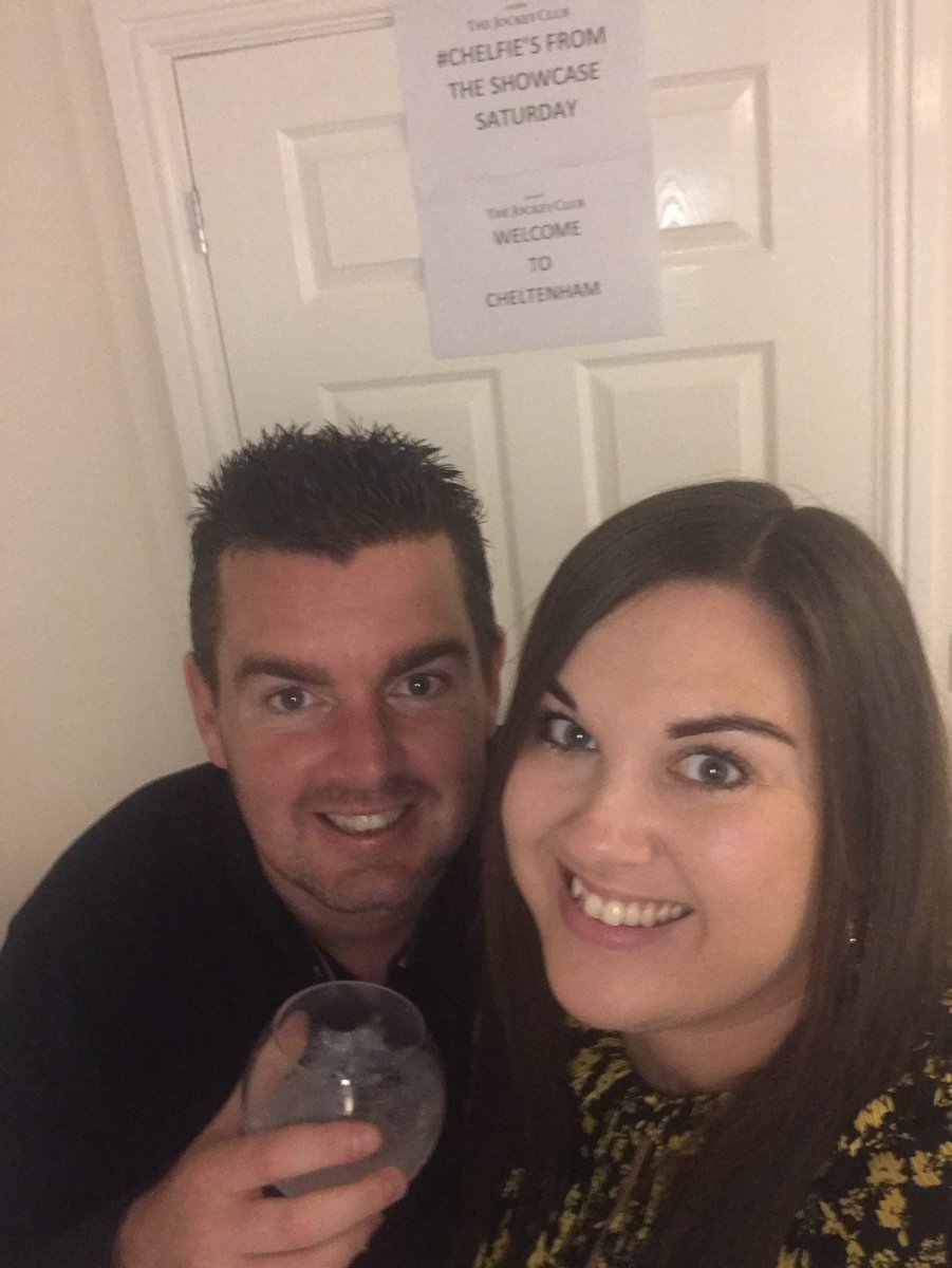 saraswaz's tweet photo. @CheltenhamRaces at home in Ashby De La Zouch, enjoying the Showcase Meeting! We can’t wait to be back #chelfie https://t.co/072YHB8Dp5