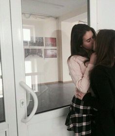 liseli kızlar okul kapısında birbirleriyle sevişiyolar 12dakika video linkte
findi.pro/l10Mg5