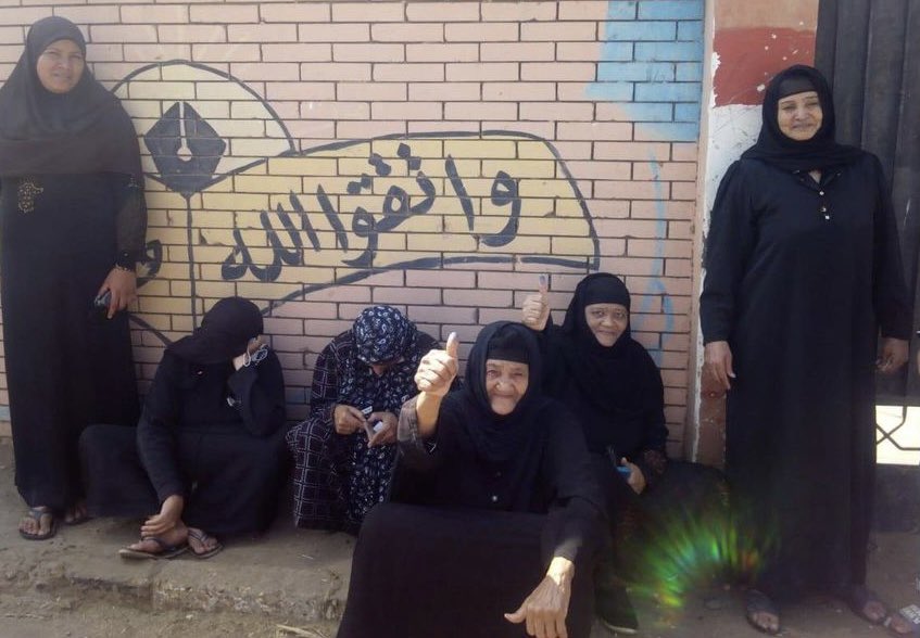 من مسرحية النواب اليوم 
شكرا للفنان اللي لقطها