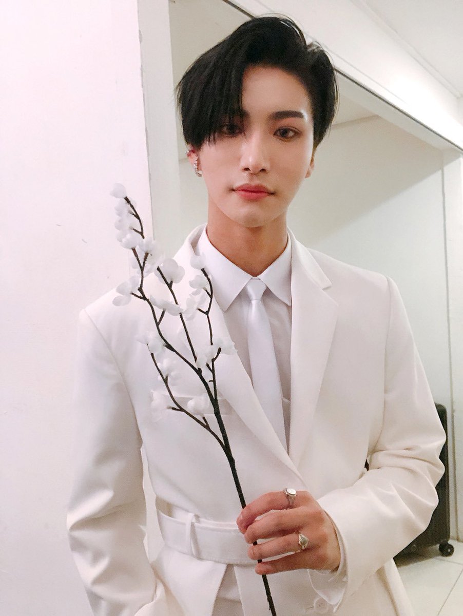 ATEEZ_ARCHIVES's tweet photo. [🎁] ATINY PRESENT. ATEEZ(에이티즈) 1st Anniversary [MOON RIVER] 비하인드 셀카

201024 

#ATEEZ ￼ #에이티즈 ￼ https://t.co/ZyMf9zEttA