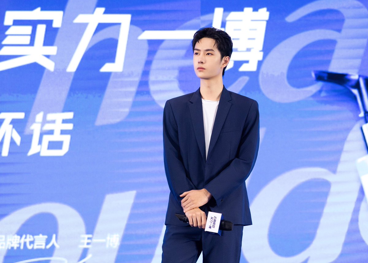 Yibo_Thailand's tweet photo. 201024 | YIBO-OFFICIAL weibo update
Trans：Brand spokesperson หวังอี้ป๋อ ปรากฏตัวในงาน Head &amp; Shoulders Fanmeeting เรียนรู้ประสิทธิภาพการขจัดรังแคและใส่ใจสุขภาพหนังศรีษะให้แข็งแรงอย่างล้ำลึก (มีต่อ) https://t.co/KNYatClKev
