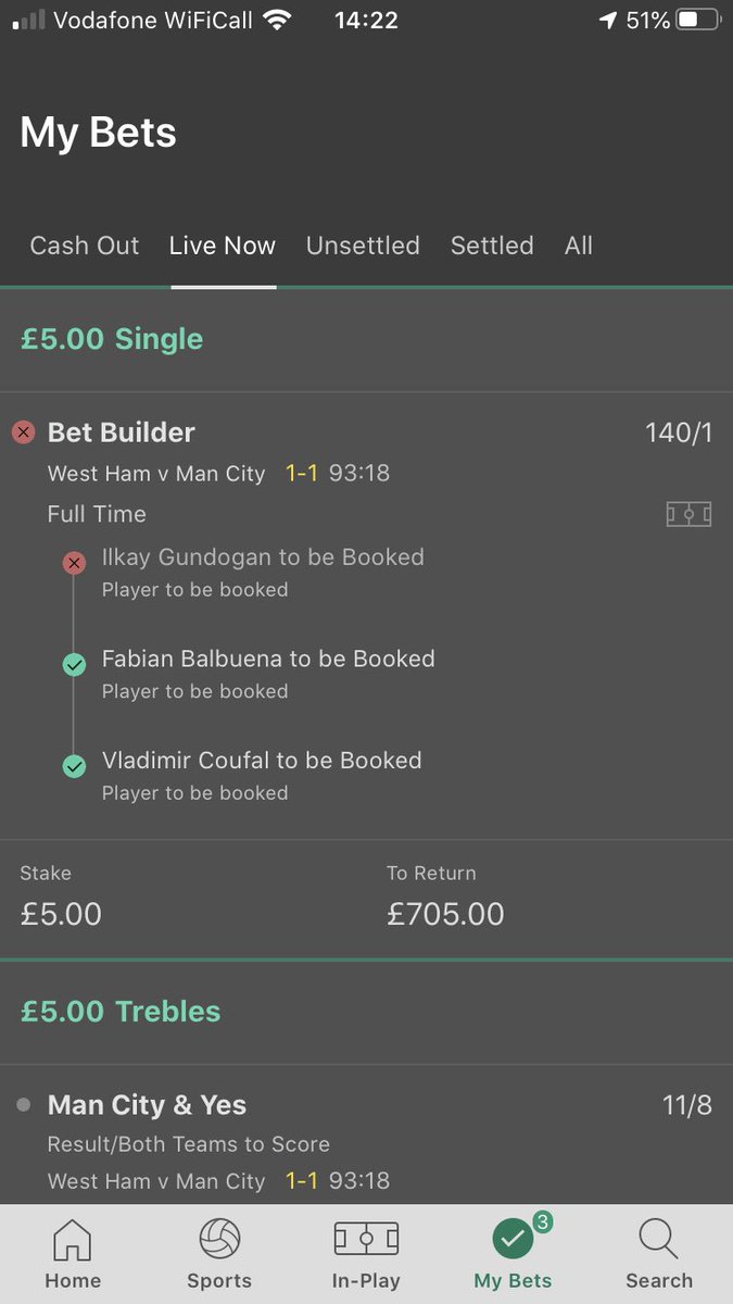 Kurt_Hopkins3's tweet photo. Cheers ref, if anyone will Carr to explain to me why Gundogan wasn’t booked in the first half for pulling back Rice let me know 👍🏻 https://t.co/GL0tiQV634