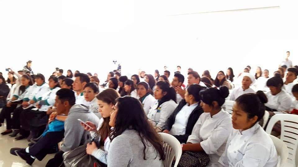 tlopez_ec's tweet photo. #tb2016 #bolivia
Jornadas de capacitación impartidas por miembros del Foro Iberoamericano de Organizaciones Gastronómicas Profesionales @foroibero_ec a alumnos de varias escuelas gastronómicas en #cochabamba
#SomosForo https://t.co/H1Vor9tcrL