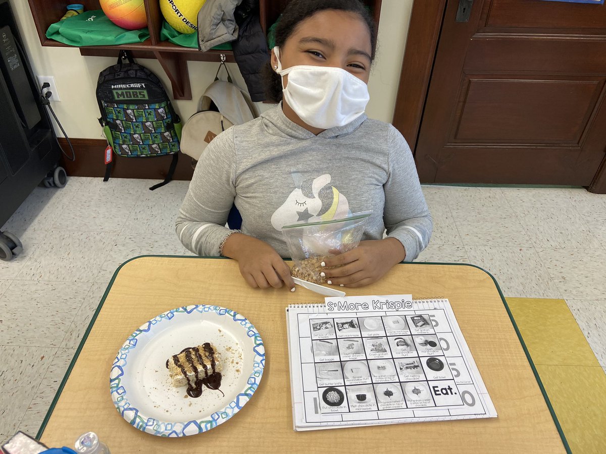 staceycaldarone's tweet photo. These 4 LOVED today’s cooking lesson!! #visualrecipes #teachertwitter #pawtucket https://t.co/nnMdD1ZXU2