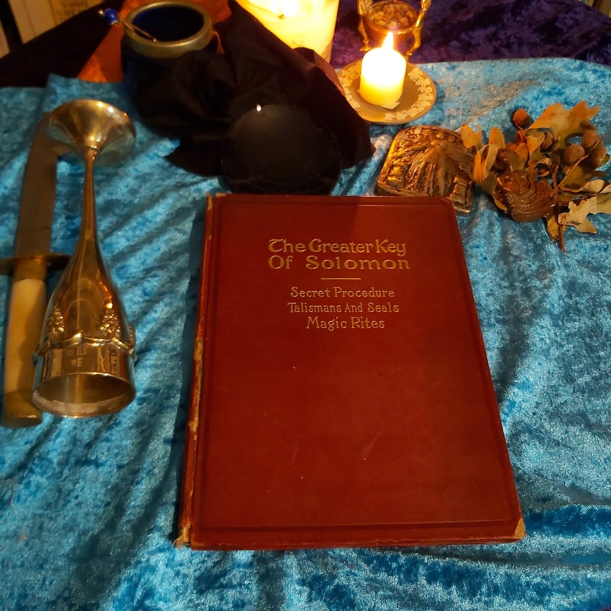 theurgia's tweet image. The Greater Key of Solomon  #13 in the de Laurence edition, ripped off the MacGregor Mathers Key. It brings a smile to my face for the facial contortions it caused in a friend! 

#keyofsolomon #delaurence #greaterkey #grimoire #occultgrimoire #occultbooks #spellbook #salomonis