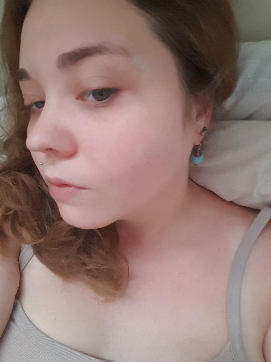 Please excuse me being a dumpster fire but its Sat morning and I am doing nothing today 😂

Another fanmade spotlight - WoW inspired earrings by @GeekyMcFangirl!  These are Vashj'ir, but she makes TONS!  I definitely plan on getting more soon!

etsy.com/shop/GeekyMcFa…