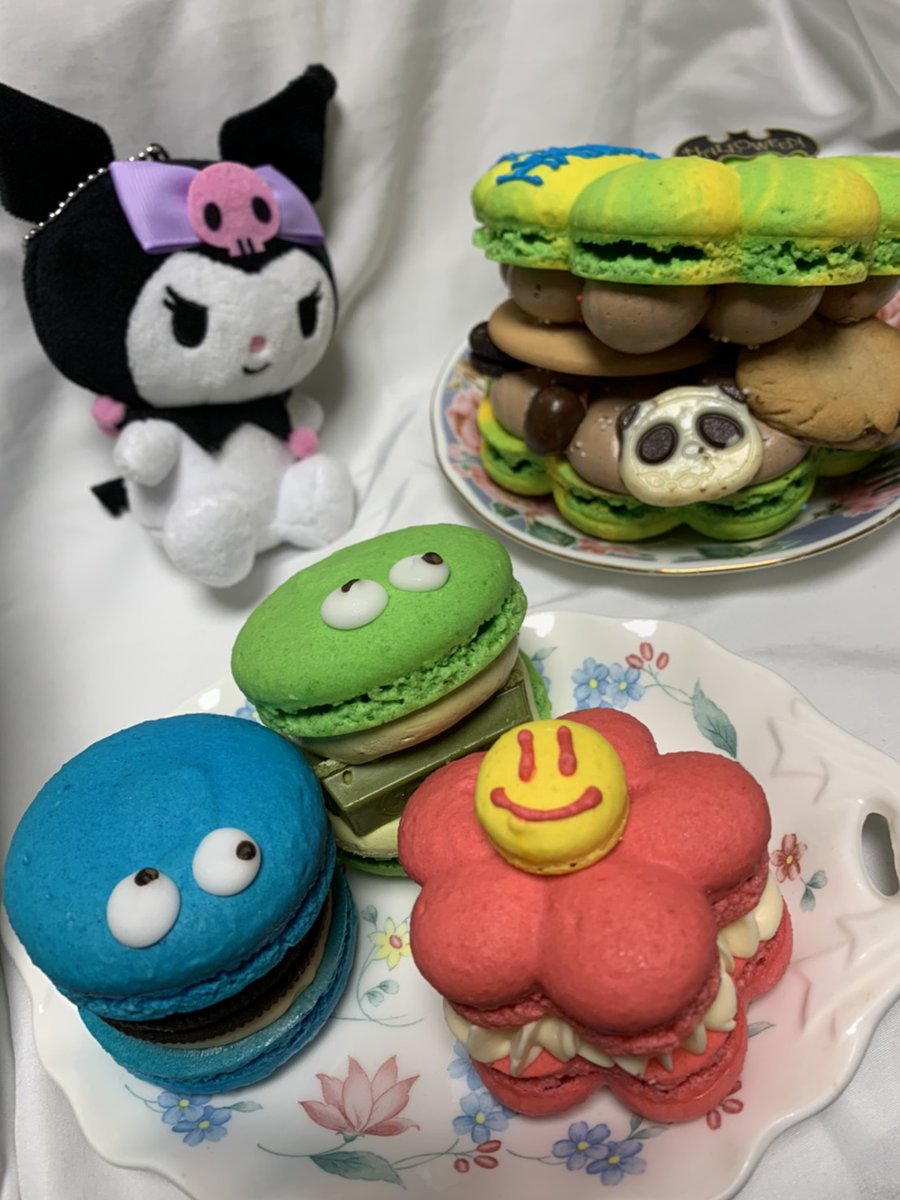 smlove042505211's tweet photo. ���ばい･･･可愛すぎる💜
今日は前々から行ってみたかったpâtisserie Emotion（パティスリーエモーション）へ🚗💨
美味しかった😋
本場の韓国では食べれなかったトゥンカロンに仙台で食べれて満足😂😂
#pâtisserieEmotion
#仙台
#トゥンカロン
#韓国BIGマカロン
#スイーツ
#おすすめ https://t.co/sT7qtUaDoc