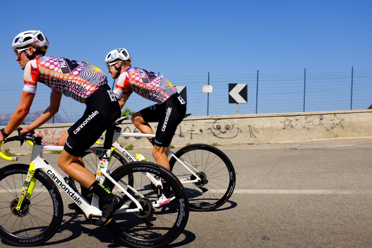 EFprocycling's tweet photo. “The artwork on our bikes is unlike anything I've seen. We’ve gone against tradition and it looks so good."

Lookin’ good indeed, Jimmy. His first Grand Tour has him on this year’s special edition @RideCannondale bikes.  More here: https://t.co/rsmFYnYJ2Y https://t.co/Tmudq40VmM