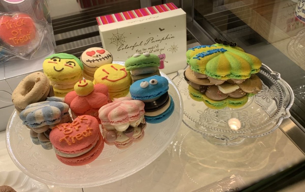 smlove042505211's tweet photo. ���ばい･･･可愛すぎる💜
今日は前々から行ってみたかったpâtisserie Emotion（パティスリーエモーション）へ🚗💨
美味しかった😋
本場の韓国では食べれなかったトゥンカロンに仙台で食べれて満足😂😂
#pâtisserieEmotion
#仙台
#トゥンカロン
#韓国BIGマカロン
#スイーツ
#おすすめ https://t.co/sT7qtUaDoc