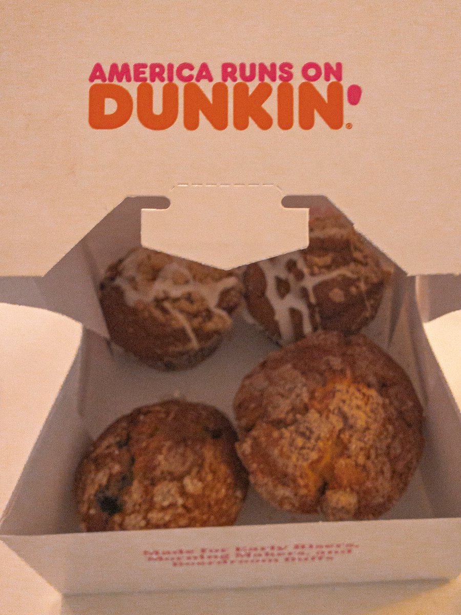 wpbow's tweet image. #RhodyRunsOnDunkin