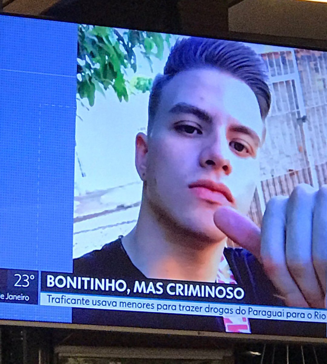lucianocarvaIho's tweet photo. Quando o bandido é branco: https://t.co/wRMZz6baBZ