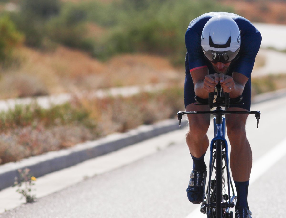 RudyProjectNA's tweet photo. Are ya gonna keep a low profile this weekend?
.
๐ดโโ๏ธ @benkanute ๐ท @pedrogomestri
The Wing aero helmet now with FREE travel case>>https://t.co/21dDwuLvdE
#rudyprojectna #aeroiseverything #aero #triathlon #triathlete #fulltuck #fastaf #gofast #fullgas https://t.co/Xm25b8KEAF