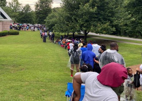 KwikWarren's tweet image. I’m kinda thinking people aren’t standing in line for 5 hours to vote for donald trump.