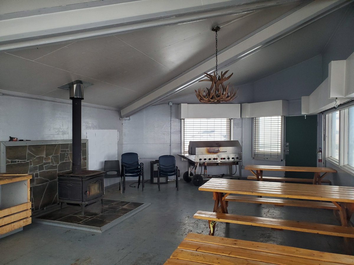 TaraVatNAC's tweet image. Thanks for asking!! We live in #Iqaluit and have for 4 years.I teach in Nursing (#NACNursing) at @NUArcticCollege for @DalhousieU. amazing place to teach, live and learn ♡  here are some pics of my fav classroom, our local territorial park and a borrowed pic of the #aqsarniit ♡
