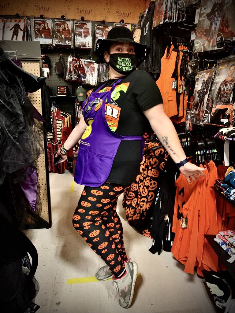 Kryza01's tweet photo. Love my job, everyday is a great day! Even when I’m busting my butt as MiT, everyday @SpiritHalloween is one worth celebrating! #lovemyjob #managerintraining #halloween https://t.co/nV5AaxdwpU