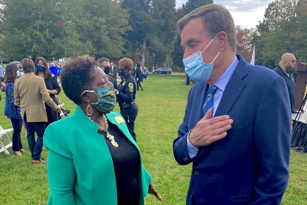 MarkWarner's tweet photo. When the Civil War ended, leaving Prince William County desolate &amp; deprived, Jennie Dean sought work as a domestic in D.C., hoping to build a new life for herself, but never forgetting the African-American community she left behind. 

Today, I spoke at her statue unveiling. https://t.co/hX0QwqDd8l
