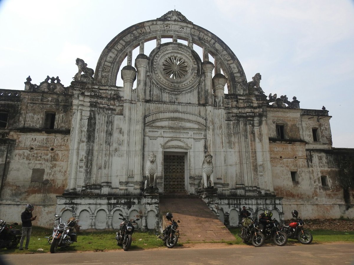 HindolPalace's tweet photo. At the #TalcharPalace today with the bikers, #WildHawksKalinga, where we spent some time with my grandnephew, my namesake #Rajkumar Shailendra Deb of #Talchar.
Had a most wonderful time today 24.10.2020 !! π
#Heritage #Adventure #Travels #Bikers #HarleyDavidson #IncredibleOdisha https://t.co/AeGpoDQkVC