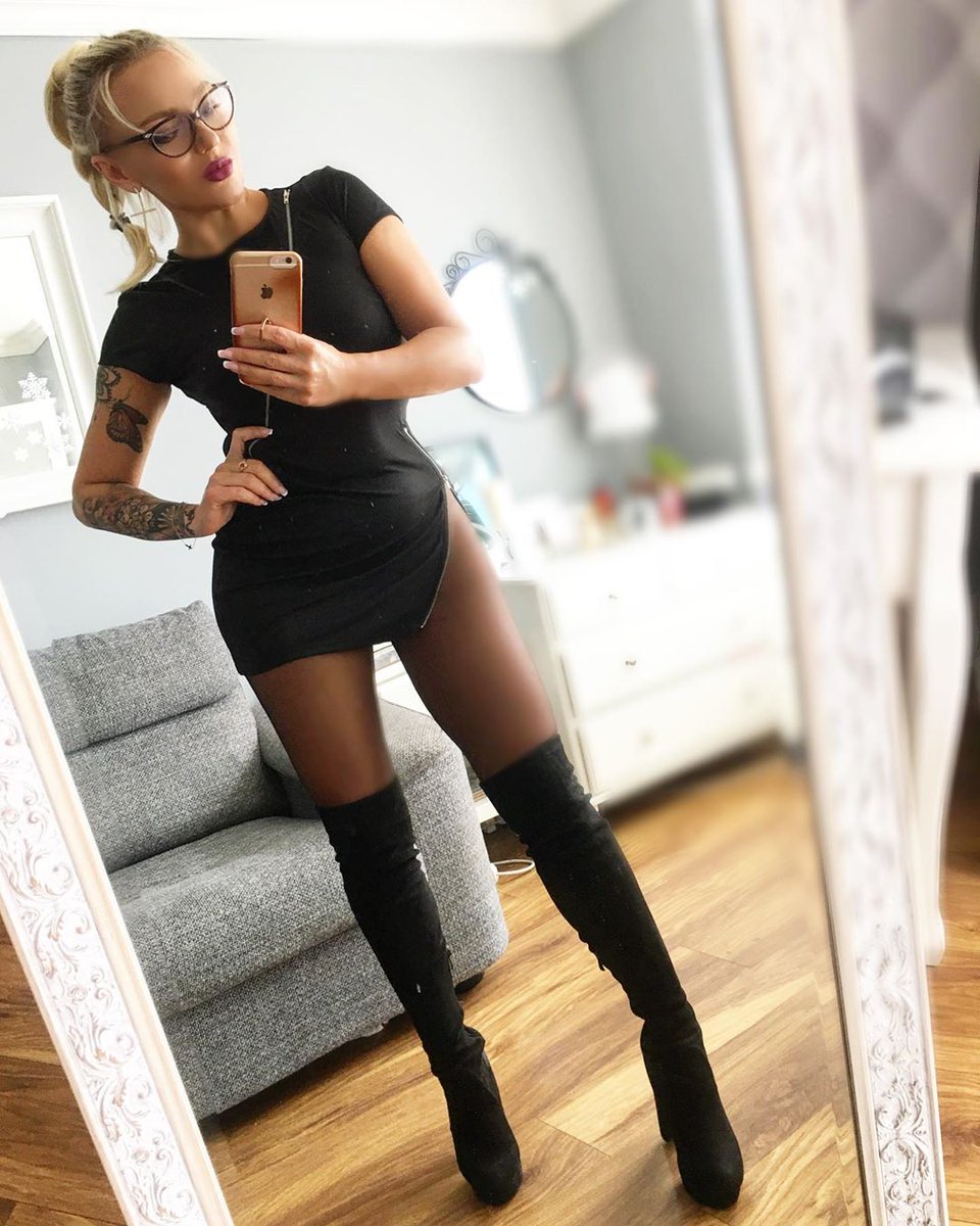 HTayloryc's tweet image. I love the way you touch me. Come over?❣😘