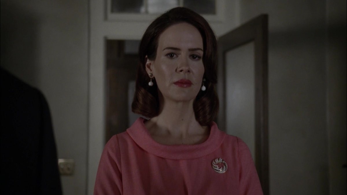 sarah paulson as lana winters, a thread: