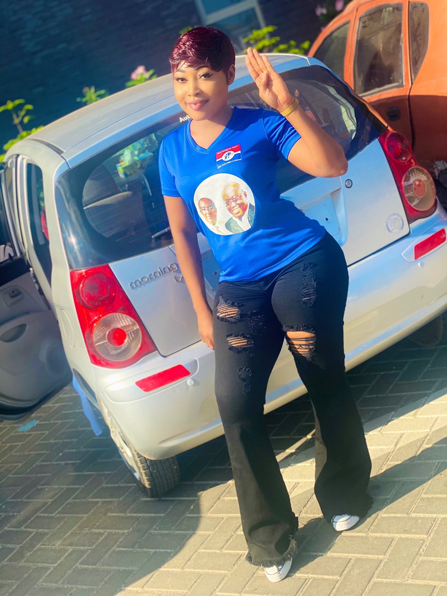 Mzzfreshy's tweet photo. It’s Npp Colours Day
#44DaysTo4More👏🙏@NAkufoAddo @npployalladies @NPP_GH
#RockYourNPPColours 🇳🇱
#NPPColoursDay❤️🤍💙 https://t.co/Ivk8TKZQeR