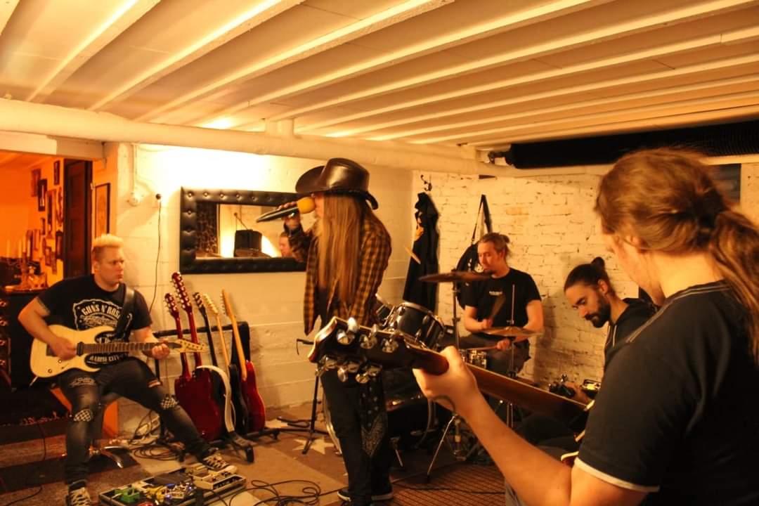 never_train's tweet photo. Trying out new material. Don't worry we desinfected ourselfs inside and out. Still new material is gonna be on hold for now. #StaySafe #rock #Covid_19 https://t.co/sdG0DXxrae