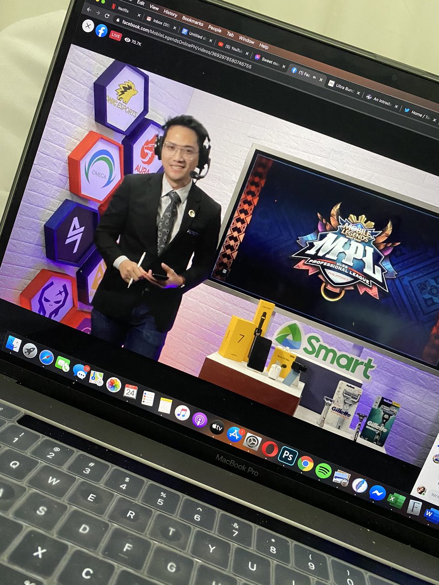 miss_ervic's tweet photo. @wolfcasts as your solo analyst for the day #mpls6 #belegendary https://t.co/FnsjVtU2f2