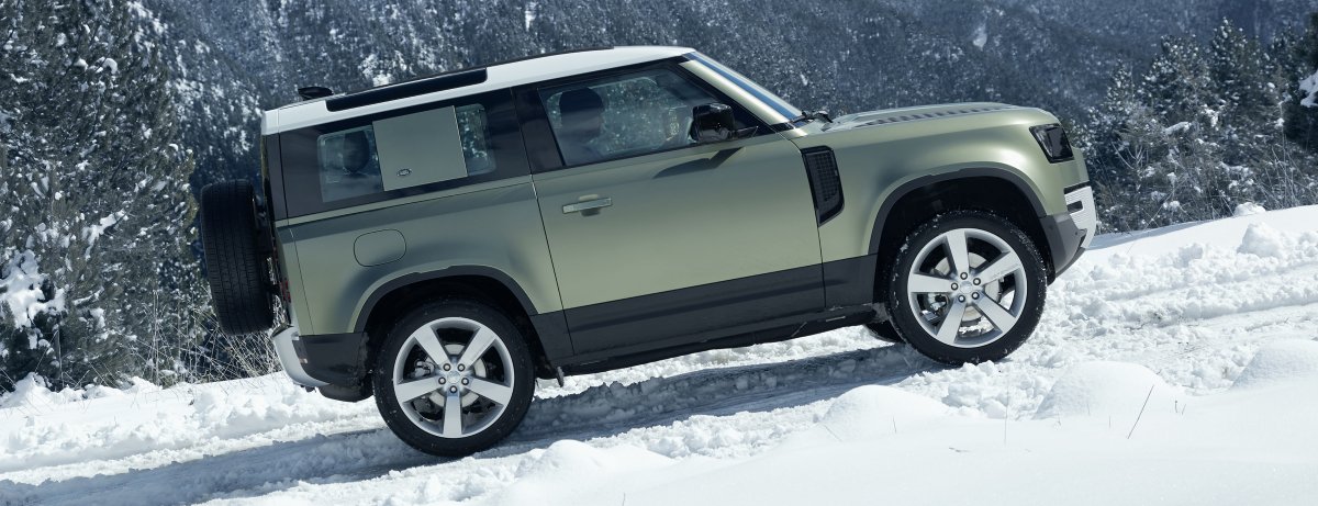 dalintegrativel's tweet photo. Having the heavy snowfall in India? #LandRoverDefender - Discover the best 4x4s for driving in snow and ice. 
#Integrative20Ind https://t.co/7Z2SlLjEkt