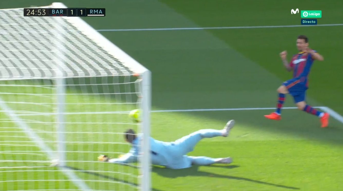 Fútbol en Movistar Plus+ on Twitter: "Messi tuvo en sus botas 2-1 pero Courtois lo evitó con una gran parada. En la siguiente el protagonista fue Neto. ¡#ElClásico no defrauda!