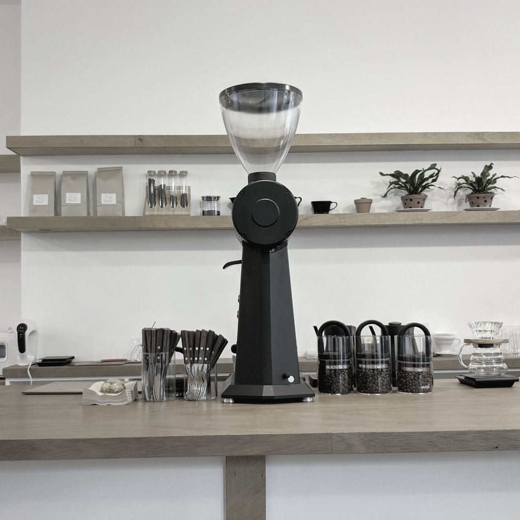 editor_square's tweet image. 오랜만에 카페에서 커피 한 잔.. 얼른 답답함이 풀렸으면 ☕