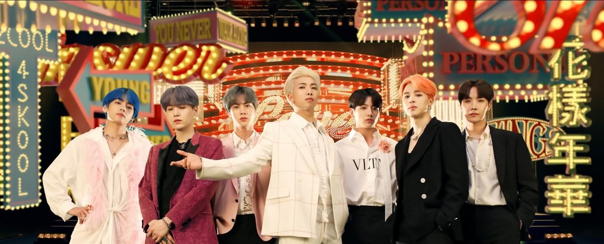 archivekukk's tweet photo. congratulations 🥳@BTS_twt #BoyWithLuv1B !! 
#BTS #방탄소년단 https://t.co/ujnHtE6ucJ
