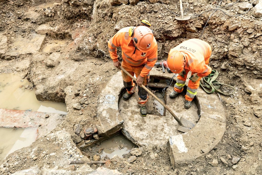 RomArchable's tweet photo. Roman inscriptions and altars unearthed near the #Baden thermal baths in #Switzerland's Aargau. https://t.co/nZzkRhDAlV #RomanArchaeology #Archaeology #RömischeArchäologie #Archäologie #Schweiz https://t.co/xh3ZaiW2ln
