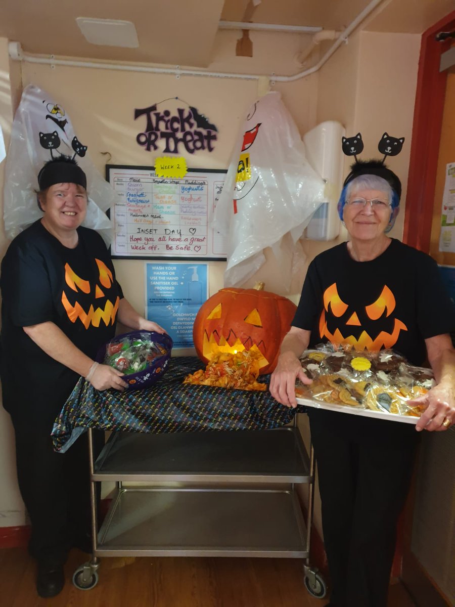 traceysmart2's tweet photo. @palmerston_p_s great Halloween lunch at palmerston primary school. X https://t.co/I4TjuICTWY