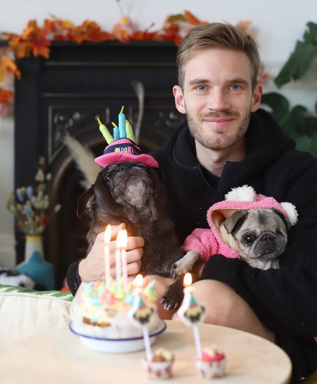 Happy birthday to felix kjellberg!  (and to maya and edgar!) 
thank you for making my days better 