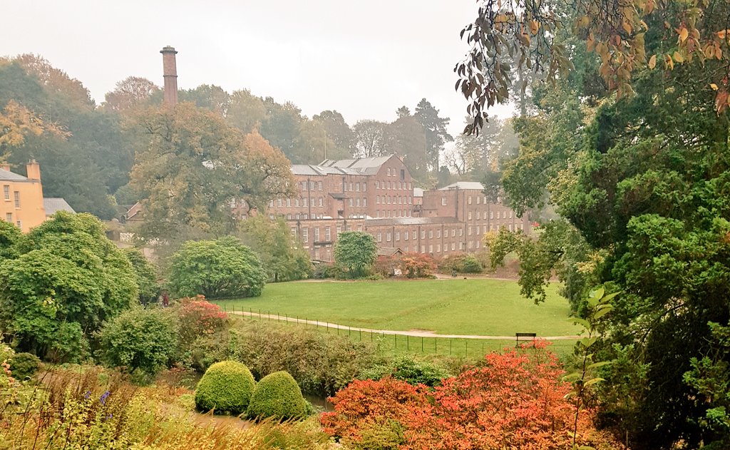 amyehelliwell's tweet photo. Loving these autumn colours and welly walks in the rain 🍁 😊 #autumnvibes #nationaltrust https://t.co/HHc3jSHV1J