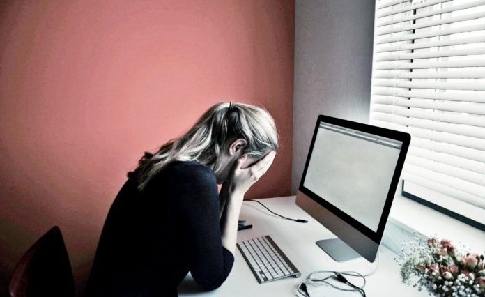 #Sondakika #Yargıtay'dan emsal karar: "#Kadın çalışanı #taciz eden #tazminatsız kovulacak"