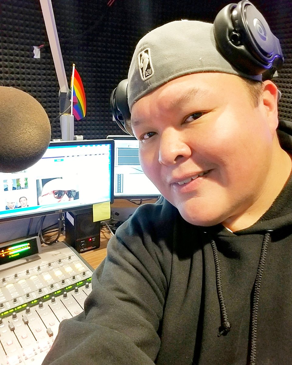 PoetikC's tweet photo. It's the Freakin' Weekend and I'm on your radio till 12 PM today! Get it locked in on @u92slc 92.5 FM as we celebrate U92 Icon Drake! 🗣🎙🎚🎚🎚📻✊🏼
@theradiofam https://t.co/FeGH7SlEed