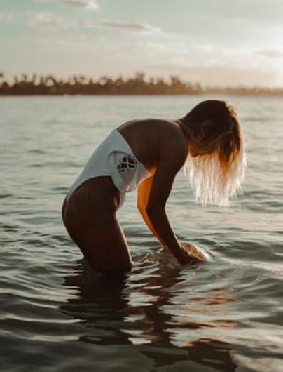 fwlatam's tweet photo. @maracuya_pr es una marca diseñada y elaborada en Puerto Rico, inspirado en el espíritu isleño que busca aventura y contacto con la naturaleza. 

#pasarelaLATAM #modaartesanal #swimwear #shoplocal #modalatinoameircana https://t.co/QoBJZtCKHq