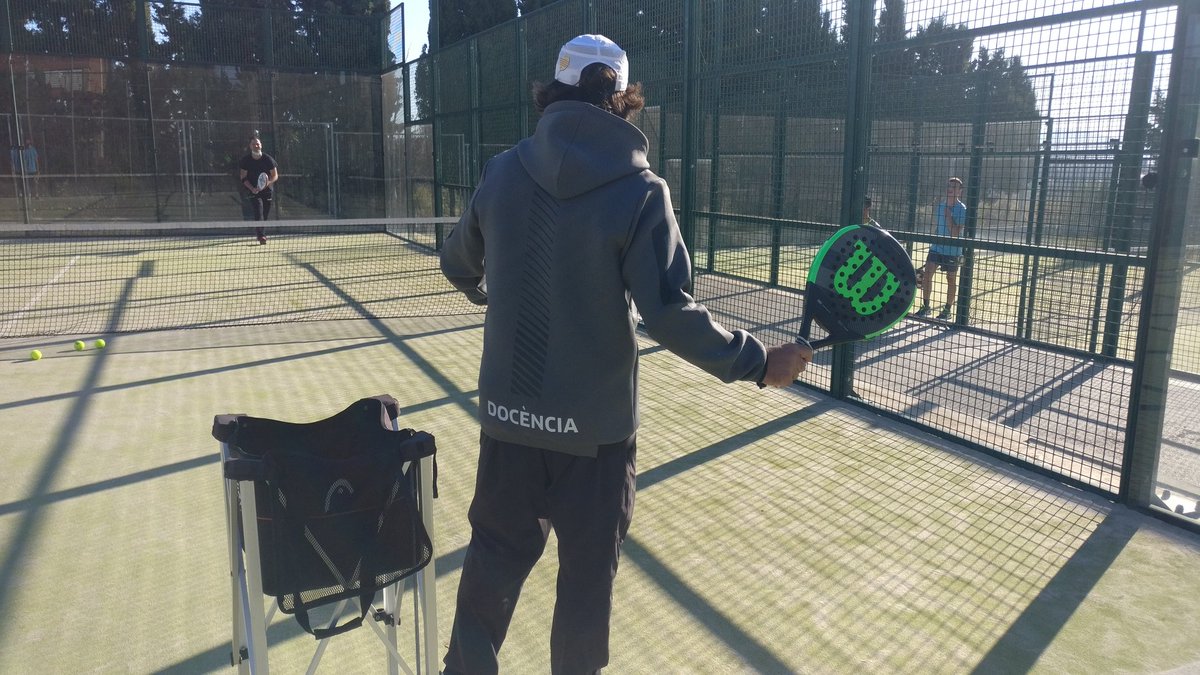 Aquest mes d'octubre, iniciarem el darrer curs de  Tècnic de Pàdel de nivell 1. Avui, la prova d'accés a la qual s'han presentat 29 alumnes.
Esperem poder tenir a la gran majoria fent el curs. 
<a href="/catalana_l/">Escola Catalana De L' Esport</a> <a href="/elsa_sere/">Elsa Sererols i Trullàs</a> <a href="/gvimen/">Gemma Vilaro</a> <a href="/FCatalanaPadel/">FCP - Federació Catalana de Pàdel</a>