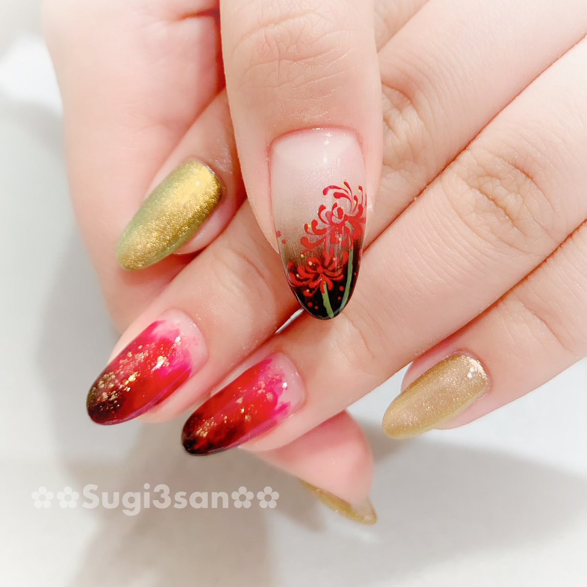 Sugi 東京喰種 概念ネイル オタバレしない程度に とのことで 彼岸花と赤と黒のニュアンスで 東京喰種 の世界を表現してみました ネイル 彼岸花ネイル ネイルデザイン