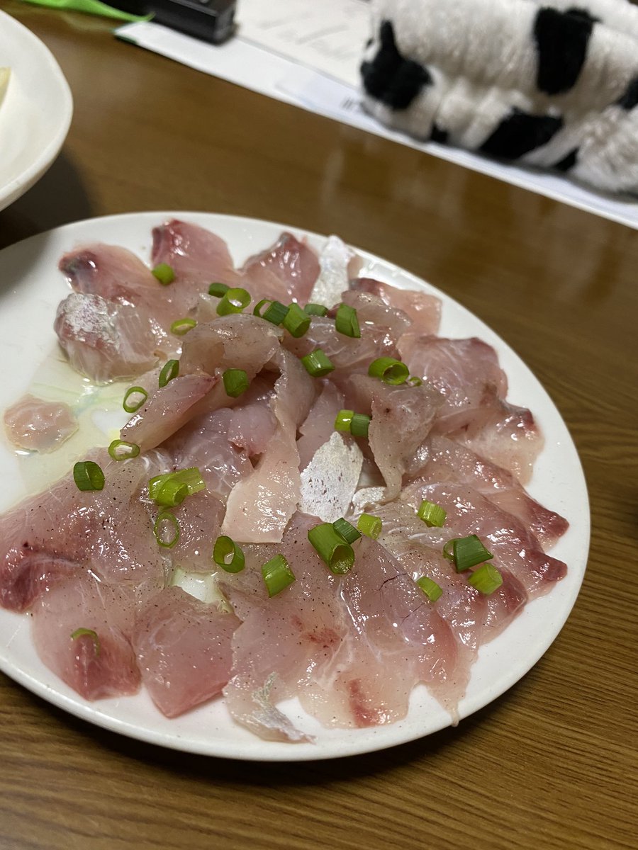 y_matubara's tweet photo. カンパチうまうま
漬け丼とカルパッチョ https://t.co/yj4q44oQI8