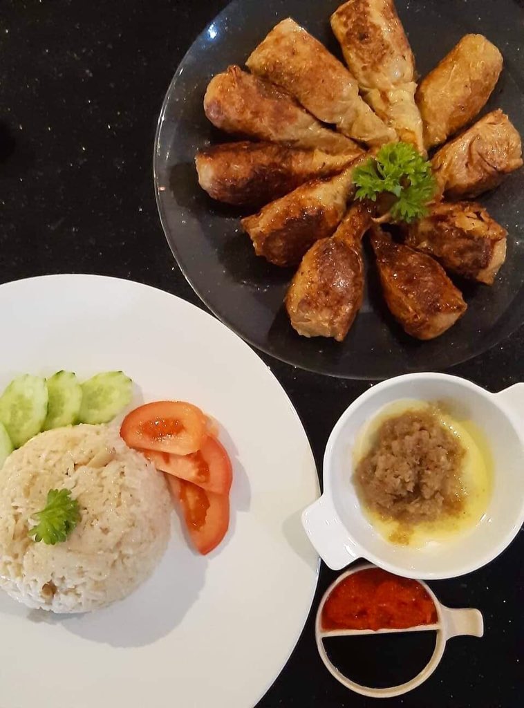 barbiepumpkin's tweet photo. I'm a big fan of #Hainanese #Chickenless Rice! It's #Vegan! #dostayHome https://t.co/bHT0LlLwgV