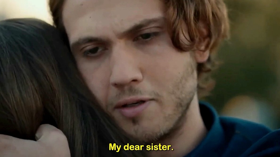I really love the non-romantic duos / BFFs in this dizi. Melek has been a pillar of strength to Mert in toughest times. Eylem has been a listening ear to Sarp and a caring daughter to her Füsun teyze since forever. They define family isn't always blood 