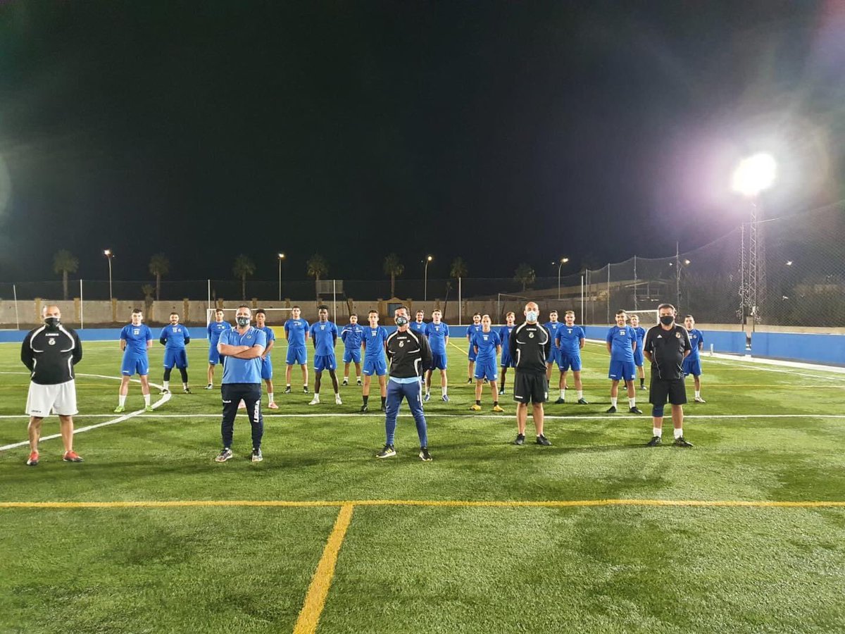 RBL1912's tweet photo. ⚽️BALONA B

Buenas sensaciones en el arranque de la pretemporada.

Los chicos de Juan @juanmariasanche vencieron el pasado martes a domicilio al siempre complicado CD GUADIARO, de 1ª Andaluza, por 1-2

Ayer, venció por 2-0 al Algeciras CF B, también de 1ª Andaluza

¡Buen trabajo! https://t.co/uiEDYGeSaD