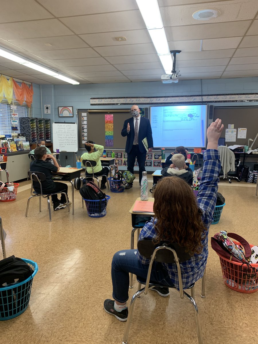Grundy4th's tweet photo. Thank you @LipaniPrincipal for being our guest reader. Your book choice (The Other Side by Jacqueline Woodson) allowed for great thinking and conversation. The kids in 4-2 loved it! https://t.co/UOVm9q5Y9g