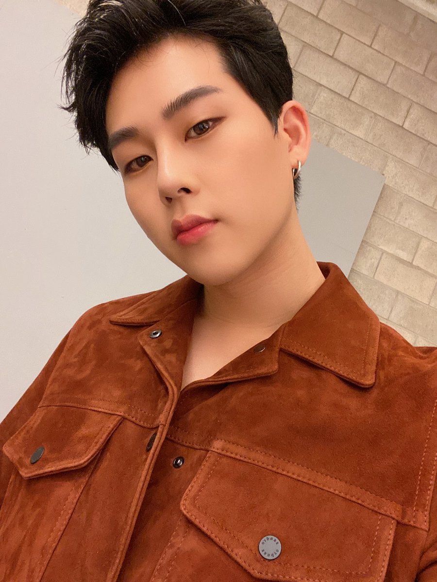 OfficialMONSTAX's tweet image. [#주헌] 잘자우리 몬베베~~~ 하루하루가 기대되는구나아~~ #esquire