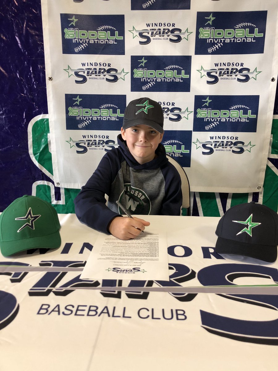 Toddie33's tweet photo. Windsor Stars signing day. Thanks to all the Players, Coaches and Parents for making the day great! #windsorstarsbaseballbeelite #thisisAAA https://t.co/mIPhU7n8OK
