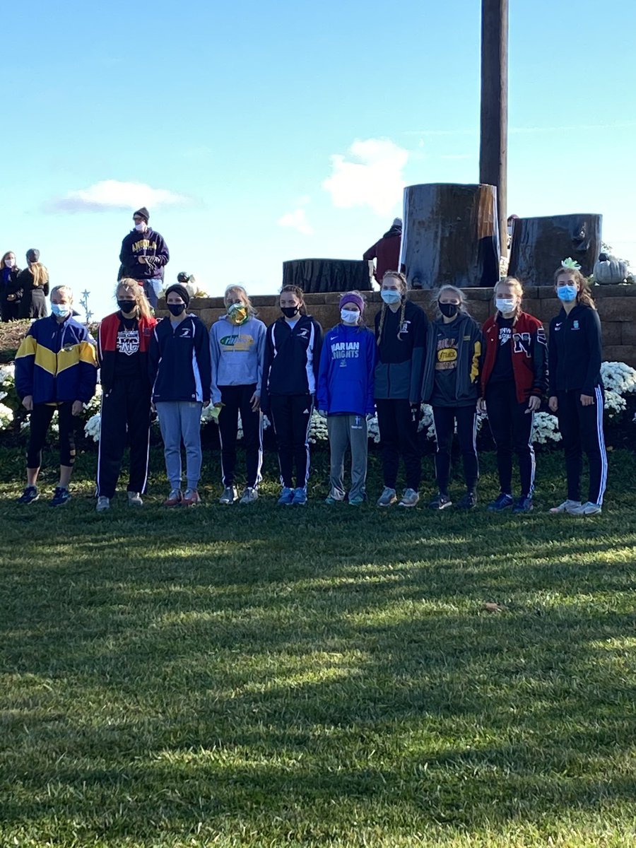 SteveLantz1's tweet photo. Congratulations to Gracynn Hinkley on making it out to State!!!  Gracynn finished in 23rd place and 8th place non team with a time of 19:38! 💪🏼 https://t.co/ISWVLFgVoY