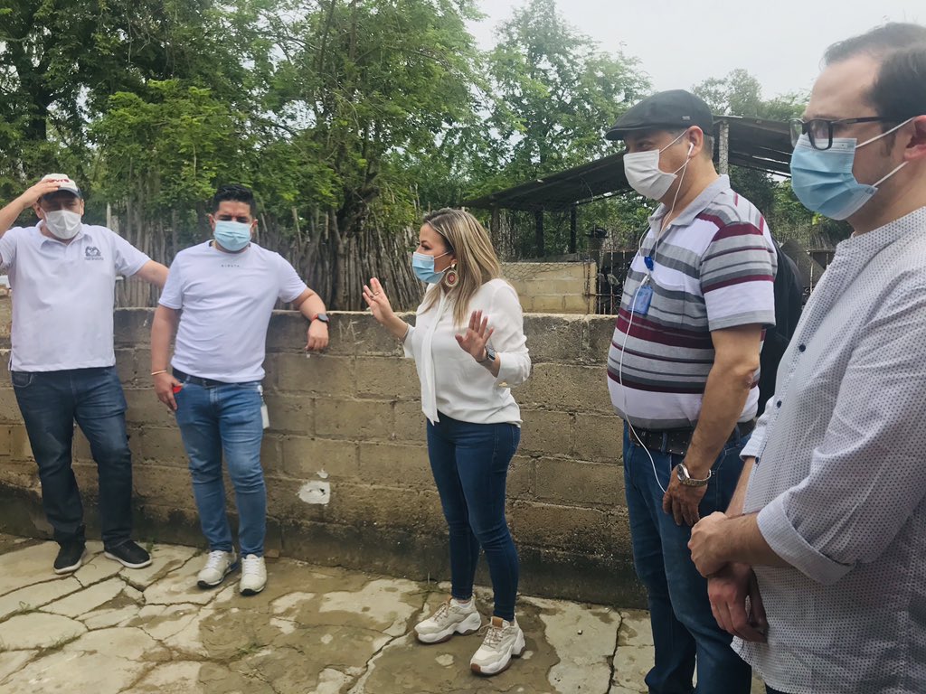 Registraduria's tweet photo. La directora de Gestión Electoral, Ludis Emilse Campo, y el Registrador de Repelón, Atlántico, Humberto Barrera, se reunieron con los delegados de puesto y operadores biométricos, para garantizar los protocolos en las #EleccionesAtípicas de este 25 de octubre. https://t.co/unmDFRDHEt