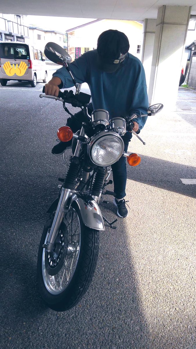 fusuke_game's tweet photo. 本人と愛車復活！
名前:ふーすけ
年齢: 20代
身長:154
住み:餃子と自転車の街
愛車: SR400のキノ
好き:寝る事、蕎麦巡り、温泉、音楽、新しい発見
一言:🏍まだまだ修行中です。一緒に走ってくれる方大歓迎です〜仲間募集中
#バイク乗りとして自己紹介 
#バイク乗りと繋がりたい https://t.co/8KFi7mz6qA