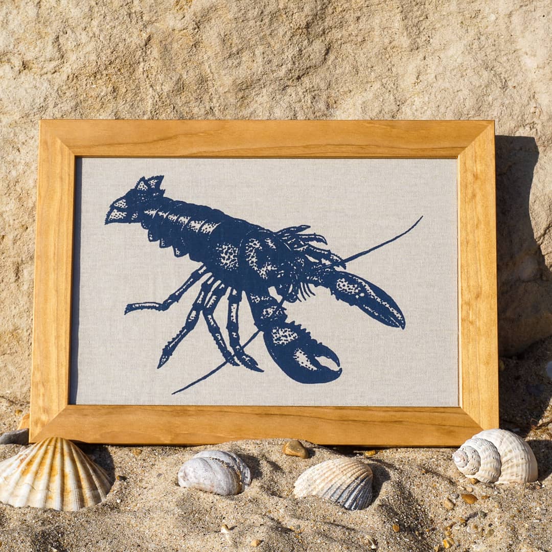 palkobuci's tweet photo. Our dramatic 'Lobster' available in A4 silkscreen print wall art printed on reclaimed linen and paper. Choose your favourite on our website:
https://t.co/JVj24anpUS
.
.
.
#silkscreenprint
#wallart #handmade #A4 #lobster #reclaimedlinen #paperart #independentshop https://t.co/xpCNtTmU3s